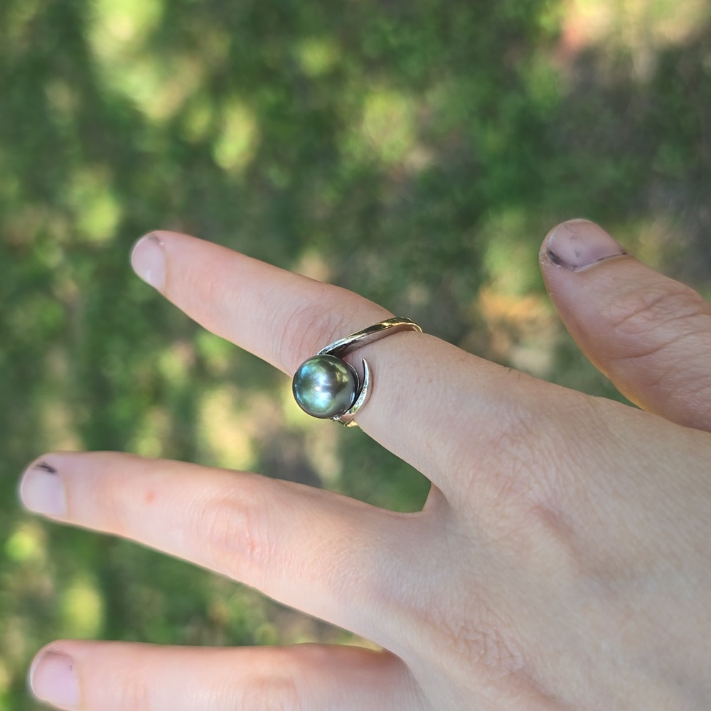 Tahitian Green Pearl With A Ruby On A White Gold … - image 7